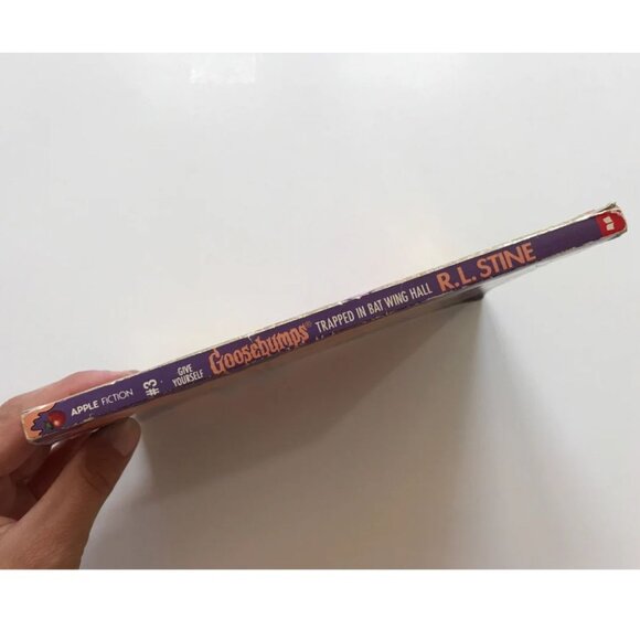 Give Yourself Goosebumps Paperback Book #3 Trapped in Bat Wing Hall - Picture 2 of 4